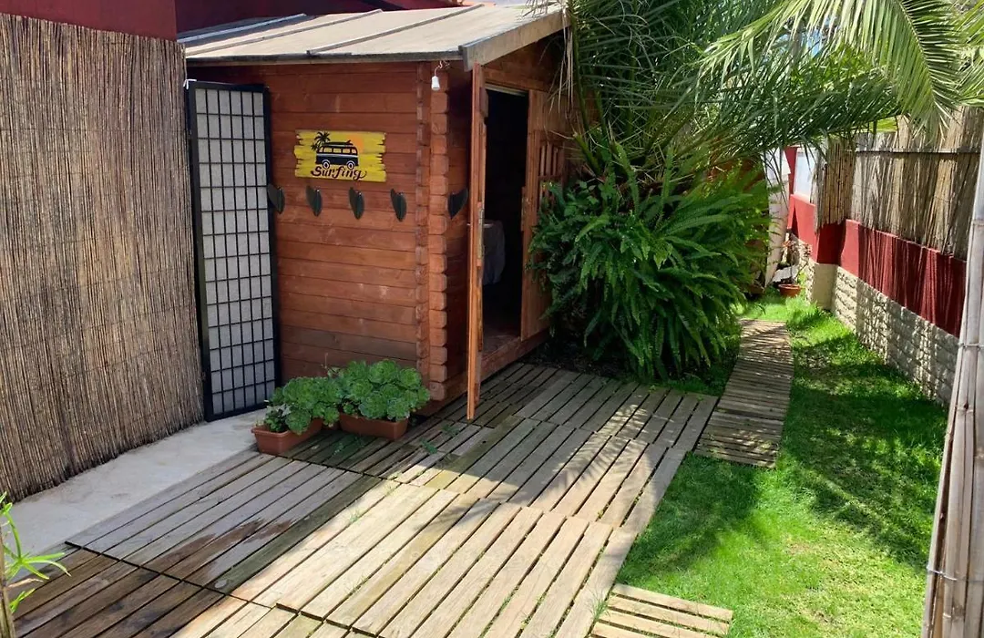 7 Waves Surf Hostel-1